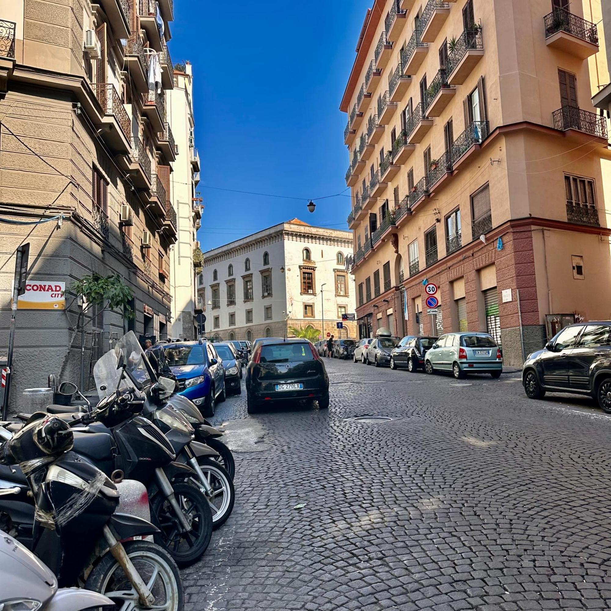 Elegance Rooms Spaccanapoli Exterior photo